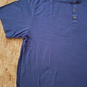 3-XL Men’s Buttoned Short Sleeve T-Shirt